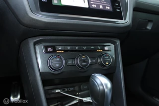 Volkswagen Tiguan Volkswagen Tiguan 1.5 TSI ACT Highline R-LINE HUD VIRTUAL DASHBOARD - afbeelding nr 17