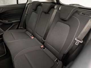 Ford Focus Automaat (PANORAMADAK, APPLE CARPLAY, GROOT NAVI, STUUR/STOELVERWARMING, GETINT GLAS, ADAPTIVE CRUISE, TREKHAAK, PARKEER ASSISTENT, NIEUWE APK, NIEUWSTAAT) - afbeelding nr 16