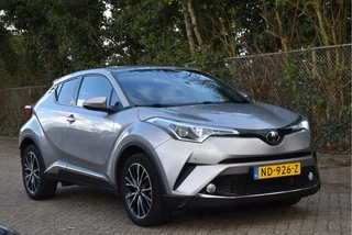 Toyota C-HR | NL-Auto | JBL | Afn.haak | Camera | Keyless | Stoelverw | Nav | DAB | LM-Velgen - afbeelding nr 4