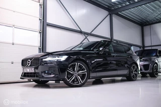 Volvo V60 2.0 T8 Recharge AWD R-Design | Massage | Stoelkoeling | Pilot assist | Adaptive cruise | Trekhaak | LED | NAP NL auto |