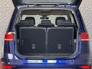 Volkswagen Touran Volkswagen Touran 1.5 TSI 150PK 7P CARPLAY NAVI CAMERA LED ELEK.KLEP VIR.COCKPIT DODE.HOEK DET. STOELVERW KEYLESS 7P 7PERS 09/2024 