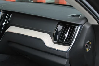 Volvo XC60 Volvo XC60 T6 Recharge AWD Ultimate Bright | Longe Range | Parkeercamera | Panoramadak | Trekhaak | HUD | Leder | Stoelverwarming | Keyless - afbeelding nr 41