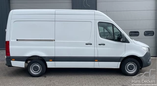 Mercedes-Benz Sprinter Mercedes-Benz Sprinter 317 L2H2 MBUX 170PK Airco Navigatie Trekhaak Camera Parkeersensoren BPM Vrij - afbeelding nr 3