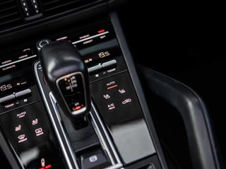 Porsche Cayenne Porsche Cayenne 3.0 V6 340PK Pano Stoelkoeling Bose ACC Sport Chrono Led Matrix 360 Camera Softclose Luchtvering - afbeelding nr 60
