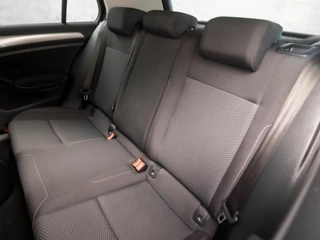 Volkswagen Golf Automaat (APPLE CARPLAY, CLIMATE, STOELVERWARMING, SPORTSTOELEN, LM VELGEN, GETINT GLAS, CRUISE, NIEUWSTAAT) - afbeelding nr 15