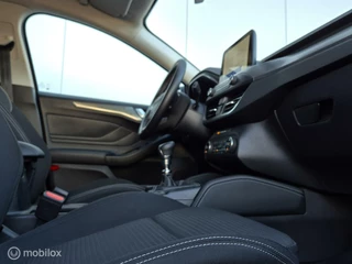 Ford Focus FORD FOCUS 1.0 ECOBOOST HYBRID TITANIUM/KEYLESS/CAMERA/LED/STOEL-STUURVERWARMING/CLIMATE - afbeelding nr 17