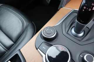 Alfa Romeo Stelvio Alfa Romeo Stelvio 2.0 T Q4 280PK FIRST EDITION/PANO/STOEL.STUUR.VERW/KEYLESS - afbeelding nr 32