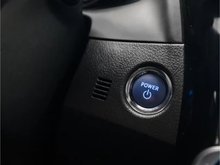 Toyota Auris Toyota Auris Touring Sports 1.8 Hybrid Sport Automaat (PANORAMADAK, NAVIGATIE, LEDER, STOELVERWARMING, CAMERA, SPORTSTOELEN, KEYLESS, LED KOPLAMPEN, NIEUWE APK, NIEUWSTAAT) - afbeelding nr 25