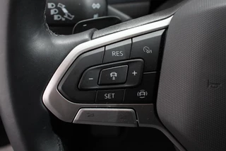 Volkswagen T-Roc Volkswagen T-Roc 1.5 TSI DSG Style | Navigatie | Apple Carplay / Android Auto | Climate Control | Led | Digitale Cockpit | Adaptive Cruise Control | Trekhaak - afbeelding nr 15
