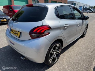 Peugeot 208 Peugeot 208 110pk 1.2 GT-line , 5 deurs Navigatie en Camera achter , Parkeerhulp achter ,  Ramen & spiegels eclectisch ,  Sport Velgen , Rode GT Line accenten , Chrome uitlaat sierstuk - afbeelding nr 5
