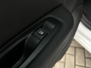 Renault Megane E-Tech Renault Megane E-Tech Estate 1.6 Plug-In Hybrid 160 R.S. Line - afbeelding nr 17