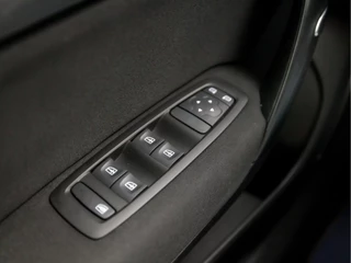 Renault Mégane (NAVIGATIE, CLIMATE, LED KOPLAMPEN, KEYLESS, SPORTSTOELEN, GETINT GLAS, PARKEERSENSOREN, LANE ASSIST, CRUISE, NIEUWE APK, NIEUWSTAAT) - afbeelding nr 21