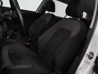 Volkswagen Golf Volkswagen Golf 1.5 TSI Comfortline Business | Stoelverwarming |  Massage | Carplay | Navigatie | Adaptive cruise | Climate control | Parkeerhulp | Bluetooth - afbeelding nr 5