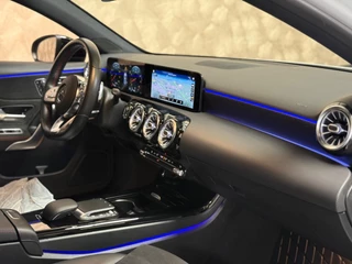 Mercedes-Benz A-Klasse Mercedes-Benz A-klasse 220 4MATIC Premium Plus AMG Night | Pano | Keyless | Sfeerverlichting | Memory seats - afbeelding nr 12