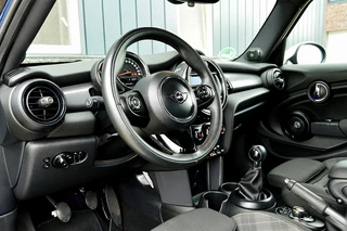 MINI Cooper Rijklaarprijs-Garantie  Navigatie Led Airco Sport stoelen apple carplay - afbeelding nr 12