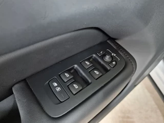 Volvo XC60 Volvo XC60 2.0 T6 Plug-in hybrid AWD Plus Dark 350pk | Elek. panodak | Elektrische stoelen met geheugen | - afbeelding nr 20