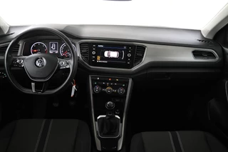 Volkswagen T-Roc Cruise Control, Panoramadak, Trekhaak, Airco, Parkeersensoren - afbeelding nr 20
