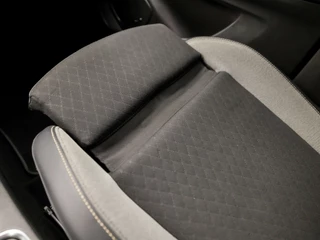 Opel Grandland X Opel Grandland X 1.2 Turbo Business Executive Automaat (APPLE CARPLAY, GROOT NAVI, ADAPTIVE CRUISE, DENON AUDIO, CAMERA, LEDER, SPORTSTOELEN, CLIMATE, LED KOPLAMPEN, TREKHAAK, NIEUWE APK, NIEUWSTAAT) - afbeelding nr 25