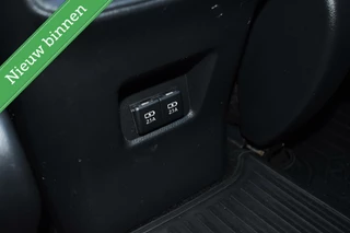 Toyota RAV4 Toyota RAV4 2.5 Hybrid Style Two Tone NAVIGATIE/CAMERA/STUURW/STOELVW/ETC.! - afbeelding nr 21