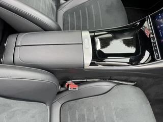 Mercedes-Benz C-Klasse Mercedes-Benz C-klasse 300 e AMG Line Adaptive cruise control Climate control Navi Apple / Android Leder/Alcantara - afbeelding nr 51