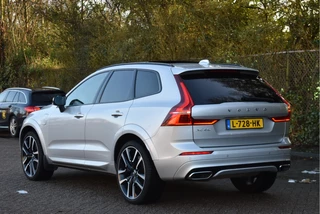 Volvo XC60 Open dak | Carplay | Camera | Keyless | Stoel- & stuurverwarming | Harman / Kardon - afbeelding nr 3