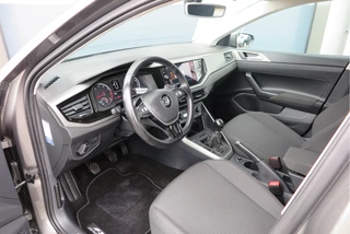 Volkswagen Polo Volkswagen Polo 1.0 TSI 95 PK Comfortline , Trekhaak , Stoelverwarming , Navigatie , Parkeersensoren , Climate control , 17