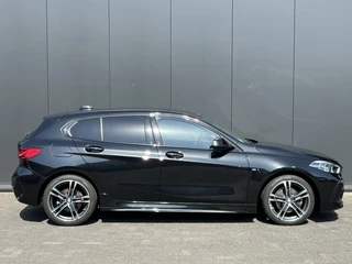 BMW 1 Serie BMW 1 Serie 118i M Sport Live Cockpit LED HUD Carplay Sfeerlicht Cruise - afbeelding nr 2