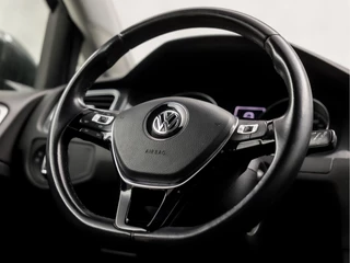 Volkswagen Golf Automaat (APPLE CARPLAY, GROOT NAVI, CLIMATE, CAMERA, STOELVERWARMING, SPORTSTOELEN, ADAPTIVE CRUISE, DAB+, NIEUWE APK, NIEUWSTAAT) - afbeelding nr 18