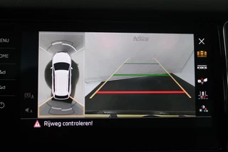 Škoda Kodiaq Skoda Kodiaq 1.5 TSI Style Business (PANORAMADAK, STOELVERWARMING, ACHTERUITRIJCAMERA, CARPLAY, ELEKT. STOELEN) - afbeelding nr 16