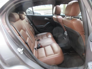 Mercedes-Benz GLA Mercedes-Benz GLA-klasse 180 d Automaat Leer Navi Clima Pano - afbeelding nr 14