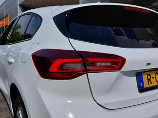 Ford Focus Ford Focus 1.0 EcoBoost 125pk Hybrid Titanium X | Navi | Apple Carplay + Android Auto | Clima | Cruise | Led Koplampen | Pdc V+A+Camera | Stoel+Stuurwielverwarming | Privacy Glass | 16''lm - afbeelding nr 45