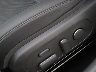 Hyundai Kona Hyundai Kona 1.6 GDI HEV Premium | Bose audio | Leder | Navigatie | 360 Camer - afbeelding nr 17