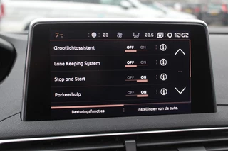 Peugeot 3008 Peugeot 3008 1.6 PureTech GT Line / Panoramdak / Camera / Navigatie / 19'' / Keyless / Half leder / Focal Audio / Dodehoek / Cruise Control - afbeelding nr 24