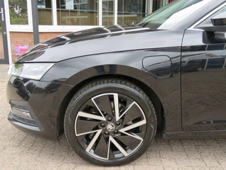 Škoda Octavia Škoda Octavia Combi 1.4 TSI 204pk IV PHEV Business Edition / Stoel & stuurwiel verwarming / Navi / Led / 18 Inch / BOVAG garantie - afbeelding nr 7
