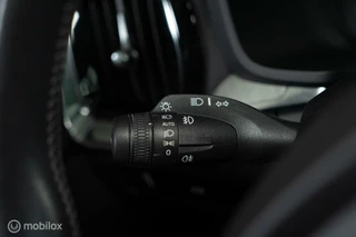 Volvo V60 Volvo V60 2.0 T5 R-Design|PANO|H&K|HUD|LEDER|KEYLESS|ACC| - afbeelding nr 29