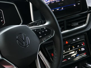 Volkswagen T-Roc Volkswagen T-Roc 1.5 TSI 150PK R-LINE EVO IQ LIGHT ALCANTARA ELEK.KLEP CARPLAY STOEL/STUUR VERW. 18