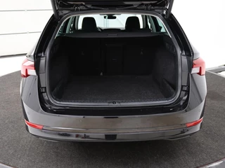 Škoda Octavia Skoda Octavia Combi 1.0 e-TSI Business Edition Plus | Apple Carplay | Cruise Control Adaptief | Navi | Sfeerverlichting |  Dodehoek Detectie | Stoelverwarming - afbeelding nr 10