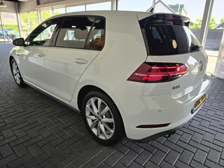 Volkswagen Golf Volkswagen Golf 1.4 TSI PHEV GTE / Dealer Onderhouden / Stoelverwarming / LED Koplampen - afbeelding nr 2