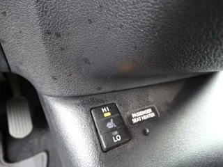 Toyota Prius Toyota Prius 1.8 Executive / Leder / HUD / JBL Dealer ond. - afbeelding nr 18