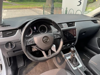 Škoda Octavia Škoda Octavia Combi 1.6 TDI Greentech Clever Edition Lichtmetalen velgen/Cruise Control/Parkeersensoren - afbeelding nr 12