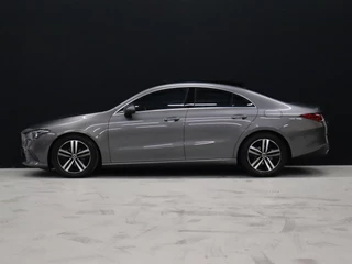 Mercedes-Benz CLA Mercedes-Benz CLA 180 Business Solution Luxury [SCHUIFKANTELDAK, SFEERVERLICHTING, CAMERA, WIDESCREEN, VOL LEDER, STOELVERWARMING, PDC V+A, CRUISE, CLIMATE, NIEUWSTAAT] - afbeelding nr 2