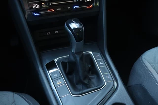Volkswagen Tiguan Volkswagen Tiguan 1.4 TSI eHybrid Edition LED/Navi/Trekhaak wegkl./Virtual Cockpit/App-Connect/18