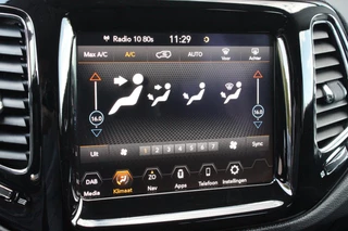 Jeep Compass Jeep Compass 1.4 140PK MultiAir LIMITED | AFNEEMBARE TREKHAAK | ELEKTRISCH BEDIENBARE STOELEN MET GEHEUGENFUNCTIE | LEDEREN BEKLEDING | NAVIGATIE | KEYLESS ENTRY/START | CRUISE CONTROL | DAB+ RADIO | ACHTERUITRIJ CAMERA | DODEHOEK DETECTIE | BEATS AUDIO SYSTEM | CLIMATE CONTROL | - afbeelding nr 20