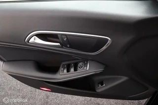 Mercedes-Benz CLA Mercedes-Benz CLA-klasse 180 Upgrade Edition Aut7 | Vol Opties | Camera | 18 LMV | NL Auto | Dealer-onderhouden | DEALER-STAAT - afbeelding nr 17