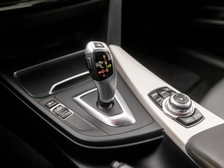 BMW 3 Serie Automaat (NAVIGATIE, DEALER ONDERHOUDEN, CLIMATE, LEDEREN SPORTSTOELEN, PARKEERSENSOREN, CRUISE, NIEUWE APK, NIEUWSTAAT) - afbeelding nr 10