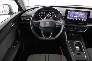 SEAT Leon SEAT Leon 1.5 eTSI Style Launch Edition | Trekhaak |  Carplay | Adaptive cruise | Carplay | Navigatie | Park Assist | Climate control - afbeelding nr 3