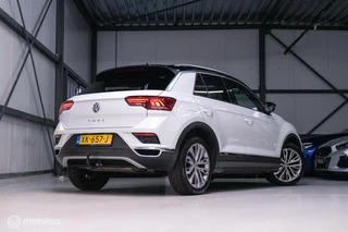 Volkswagen T-Roc Volkswagen T-Roc 1.5 TSI Sport | Panorama | Virtual cockpit | Adaptive cruise | Trekhaak | NL auto | Lease mogelijk | - afbeelding nr 3