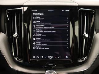 Volvo XC60 Volvo XC60 T6 PLUG-IN HYBRID PLUS DARK SCHUIFDAK CAMERA HARMAN KARDON ACC B - afbeelding nr 21