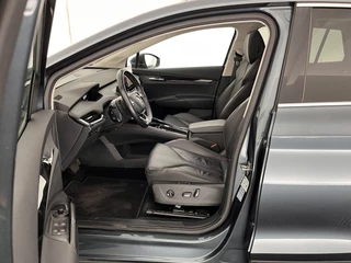 Škoda Enyaq iV Škoda Enyaq iV 80 Luxus [ 3-Fase ] (INCL-BTW) *PANO | LUXURY-LEATHER | HEAD-UP | ADAPTIVE-CRUISE | MEMORY-PACK | FULL-LED | DIGI-COCKPIT | BLIND-SPOT | NAVI-FULLMAP | KEYLESS | CAMERA | HEATED-SPORTSEATS | KEYLESS | 19