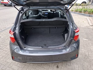 Toyota Yaris Toyota Yaris 1.5 Hyb. Dynamic + parkeersensoren achter - afbeelding nr 14